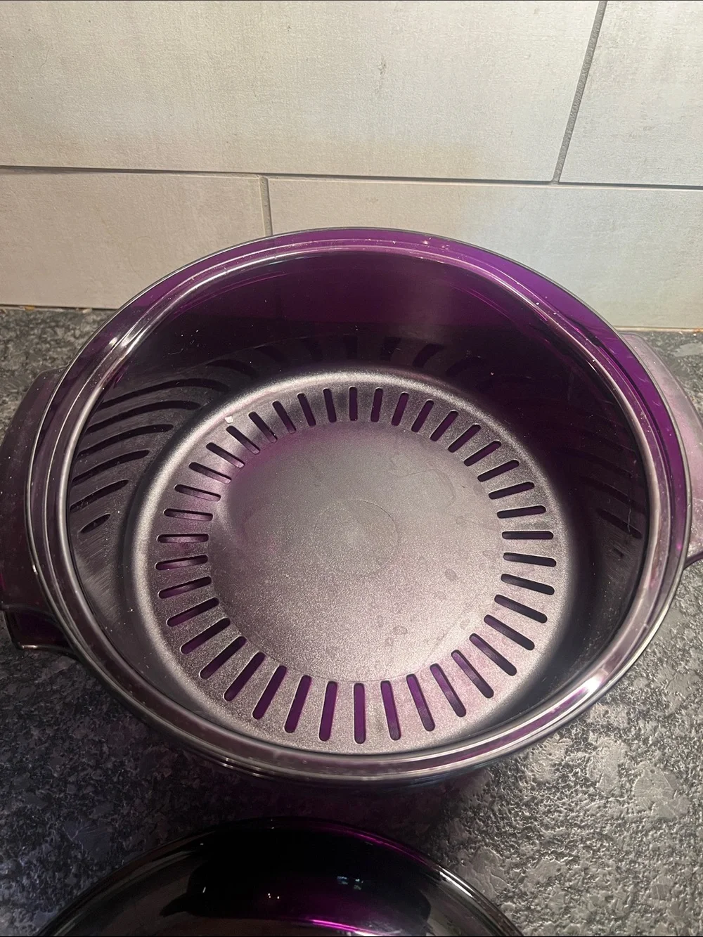 Tupperware Microwave Purple Covered Steamer Bowl. Exc condition.